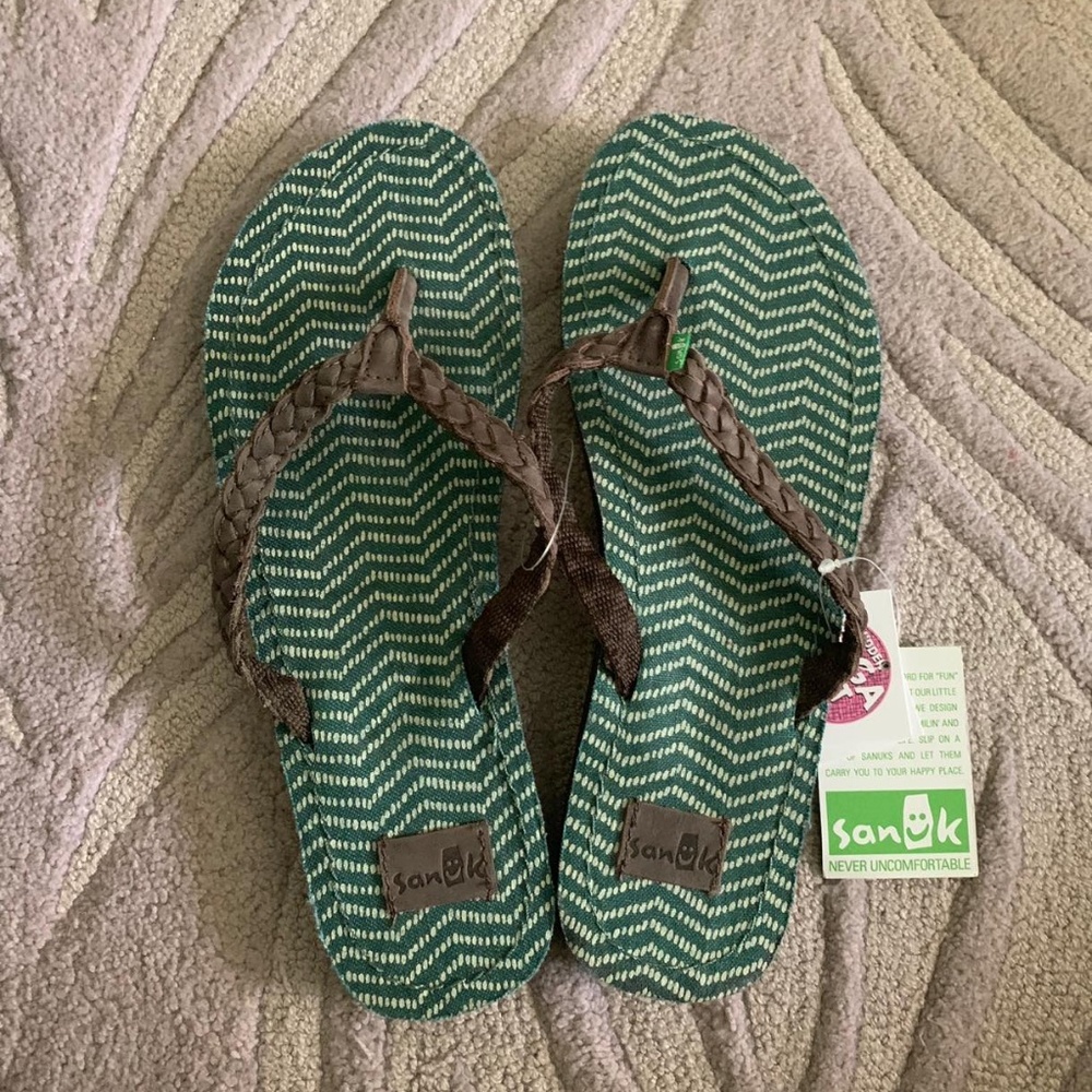 Sanuk flip flops